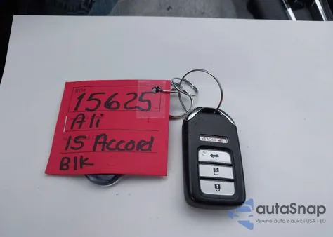 2015 Honda Accord Hybrid z USA, uszkodzony, nr VIN 1HGCR6F33FA007312